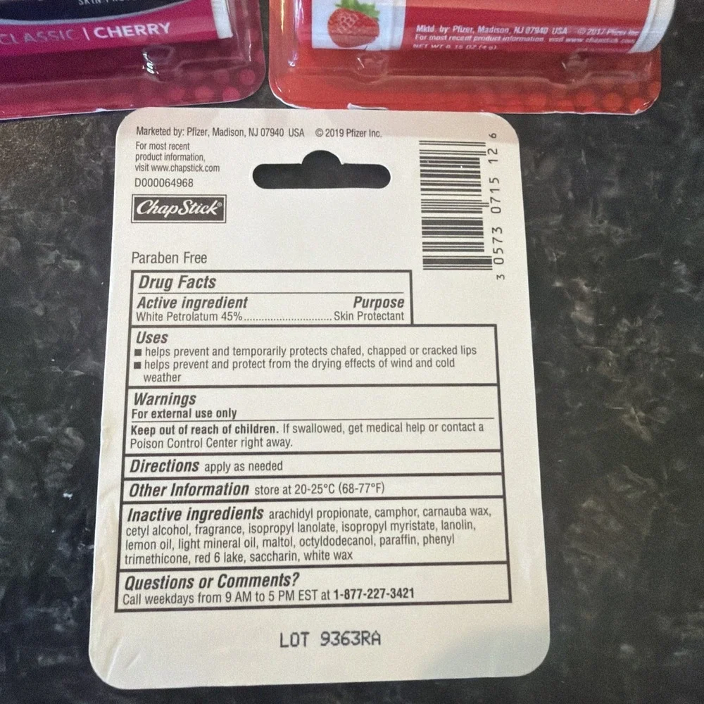 Chapstick 3 Pack Strawberry & Cherry‎ Classic Skin Protection